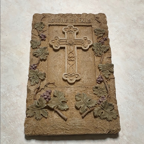 Other - Love never fails wall hanger